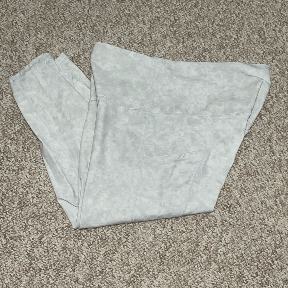 High Waist Capri Leggings White Camouflage